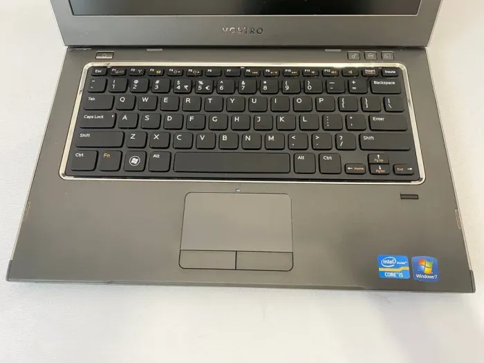 Ноутбук Б-клас Dell Vostro 3360 / 13.3" (1366x768) TN / Intel Core i5-3317U (2 (4) ядра по 1.7 - 2.6 GHz) / 8 GB DDR3 / 240 GB SSD / Intel HD Graphics 4000 / WebCam / HDMI б/в - зображення 4