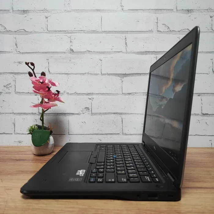 Ноутбук Б-клас Dell Latitude E5440 / 14" (1920x1080) TN / Intel Core i7-5600U (2 (4) ядра по 2.6 - 3.2 GHz) / 8 GB DDR3 / 128 GB SSD / Intel HD Graphics 5500 / WebCam / HDMI б/в - зображення 6