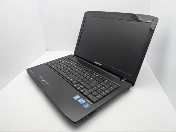 Ноутбук Medion Akoya E6214 / 15.6" (1366x768) TN / Intel Core i3-330M (2 (4) ядра по 2.13 GHz) / 6 GB DDR3 / 500 GB HDD / Intel HD Graphics / WebCam / DVD-ROM / АКБ не тримає б/в - зображення 6