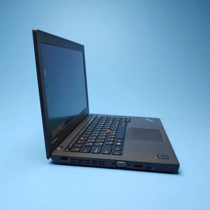 Нетбук Lenovo ThinkPad X240 / 12.5" (1366x768) TN / Intel Core i5-4300U (2 (4) ядра по 1.9 - 2.9 GHz) / 8 GB DDR3 / 240 GB SSD / Intel HD Graphics 4400 / WebCam / Win 10 Pro б/в - зображення 4