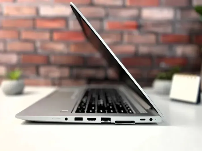 Ноутбук HP EliteBook 840 G6 / 14" (1920x1080) IPS / Intel Core i5-8365U (4 (8) ядра по 1.6 - 4.1 GHz) / 16 GB DDR4 / 256 GB SSD / Intel UHD Graphics 620 / WebCam / Win 10 Pro б/в - зображення 5