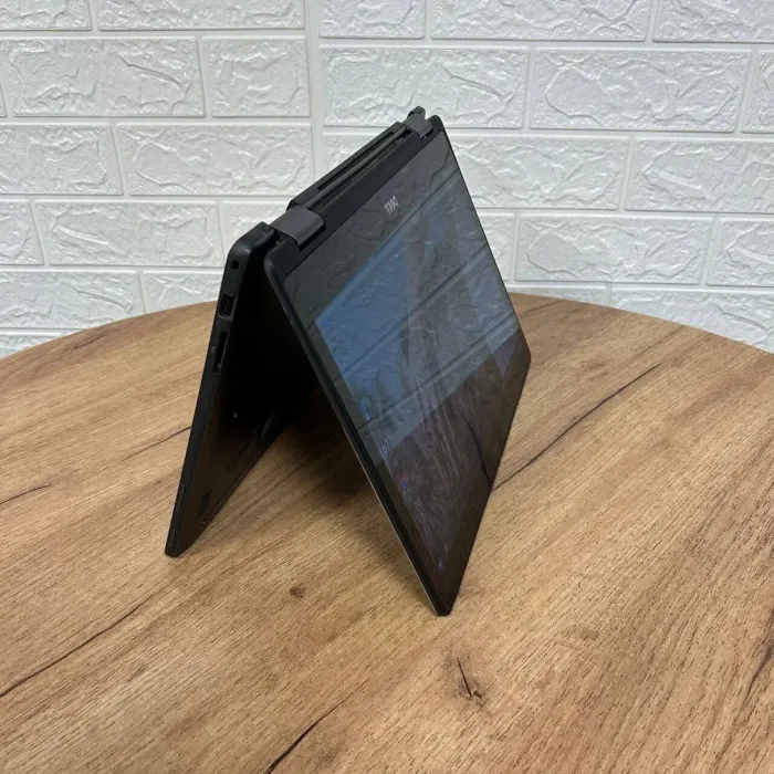 Ультрабук-трансформер Б-клас Dell Latitude 3379 / 13.3" (1920x1080) IPS Touch / Intel Core i5-6300U (2 (4) ядра по 2.4 - 3.0 GHz) / 8 GB DDR4 / 256 GB SSD / Intel HD Graphics 520 / WebCam б/в - зображення 7