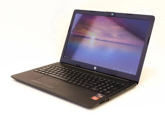 Ноутбук Б-клас HP 15-db00004dx / 15.6" TN / AMD Ryzen 3 2200U (2(4) ядра по 2.5-3.4 GHz) / 8GB DDR4 / 256GB SSD / AMD Radeon Vega 3 Graphics / WebCam / HDMI б/в - зображення 4