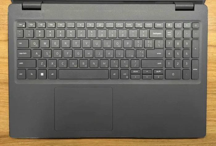 Ноутбук Dell Latitude 3510 / 15.6" (1920x1080) IPS / Intel Core i5-10210U (4 (8) ядра по 1.6 - 4.2 GHz) / 16 GB DDR4 / 512 GB SSD / Intel UHD Graphics / WebCam / Windows 10 б/в - зображення 3