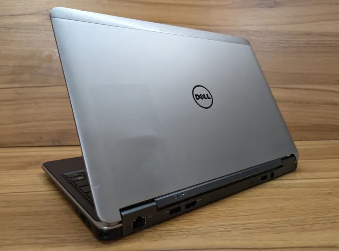 Нетбук Б-клас Dell Latitude E7240 / 12.5" (1366x768) TN / Intel Core i5-4300U (2 (4) ядра по 1.9 - 2.9 GHz) / 4 GB DDR3 / 128 GB SSD / Intel HD Graphics 4400 / WebCam / Windows 10 б/в - зображення 7