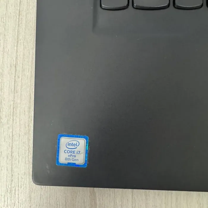 Мобільна робоча станція Б-класу Lenovo ThinkPad P15 Gen 1 / 15.6" (1920x1080) IPS / Intel Core i7-8850H (6 (12) ядер по 2,6 - 4,3 ГГц) / 16 ГБ DDR4 / 256 ГБ SSD NVMe / nVidia Quadro P1000, 4 ГБ GDDR5, 128-біт / WebCam б/в - зображення 8