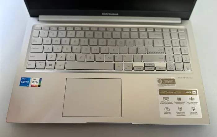 Ультрабук ASUS F1504ZA-SB55 Vivobook / 15.6" (1920x1080) IPS / Intel Core i5-1235u (10 (12) ядер по 3.3 - 4.4 GHz) / 12 GB DDR4 / 512 GB SSD / Intel Iris Xe Graphics / WebCam - зображення 3