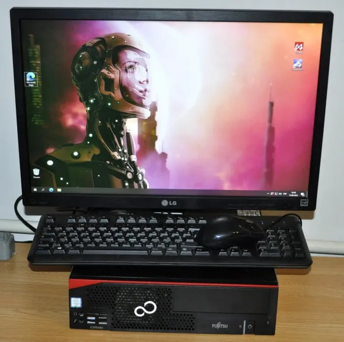 Комплект ПК: Fujitsu Esprimo D756 E85 SFF / Intel Core i5-6500 (4 ядра по 3.2 - 3.6 GHz) / 16 GB DDR4 / 500 GB SSD / Intel HD Graphics 530 / DVD-ROM + Монітор Б-клас 22" (168 TN / VGA, DVI / Windows 11 б/в - зображення 3