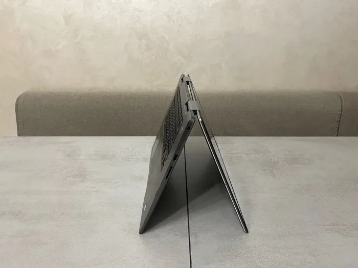 Ноутбук-трансформер Б-клас Dell Inspiron 15-7573 / 15.6" (1920x1080) IPS Touch / Intel Core i5-8250U (4 (8) ядер по 1.6 - 3.4 GHz) / 16 GB DDR4 / 256 GB SSD / Intel UHD Graphics 620 / WebCam б/в - зображення 3