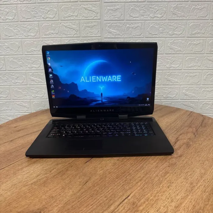 Ігровий ноутбук Б-клас Dell Alienware m17 / 17.3" (1920x1080) IPS / Intel Core i7-8750H (6 (12) ядер по 2.2 - 4.1 GHz) / 16 GB DDR4 / 128 GB SSD M.2 + 1000 GB HDD / nVidia GeForce RTX 2070 Max-Q, 8 GB GDDR6, 256-bit / WebCam б/в - зображення 2