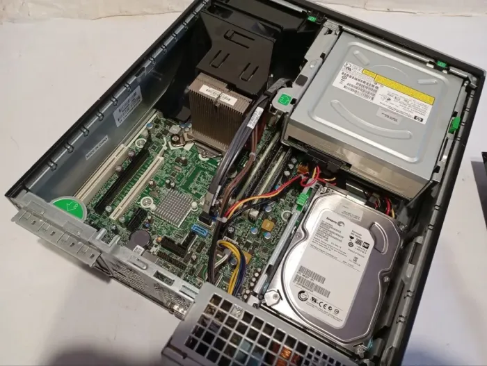 ПК Б-клас HP Compaq 8100 Elite SFF / Intel Core i5-650 (2 (4) ядра по 3.2 - 3.46 GHz) / 8 GB DDR3 / 500 GB HDD / Intel HD Graphics / DVD-RW б/в - зображення 5