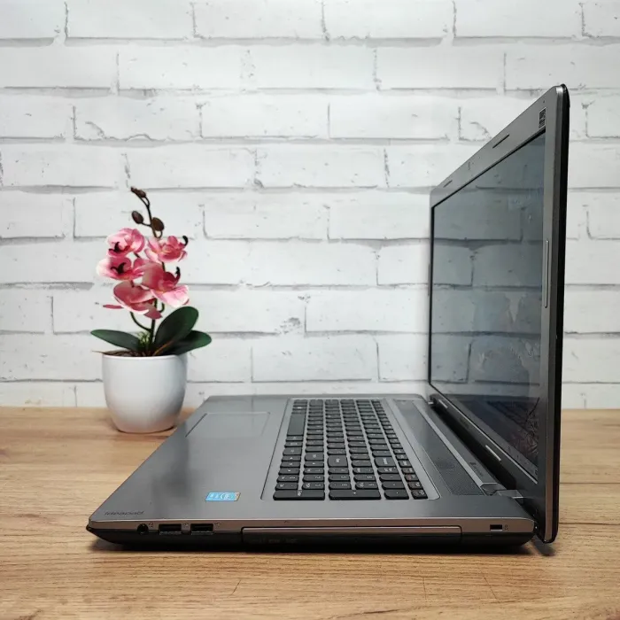 Ноутбук Б-клас Lenovo IdeaPad Z710 / 17.3" (1920x1080) TN / Intel Core i5-4200U (2 (4) ядра по 1.6 - 2.6 GHz) / 8 GB DDR3 / 128 GB SSD / Intel HD Graphics 4400 / WebCam / DVD-ROM / HDMI б/в - зображення 6