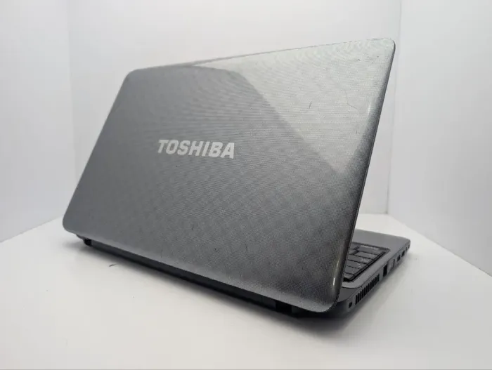 Ноутбук Toshiba Satellite L750 / 15.6" (1366x768) TN / Intel Core i5-2430M (2 (4) ядра по 2.4 - 3.0 GHz) / 6 GB DDR3 / 500 GB HDD / nVidia GeForce GT 520M, 1 GB GDDR3, 128-bit / WebCam / DVD-ROM б/в - зображення 8