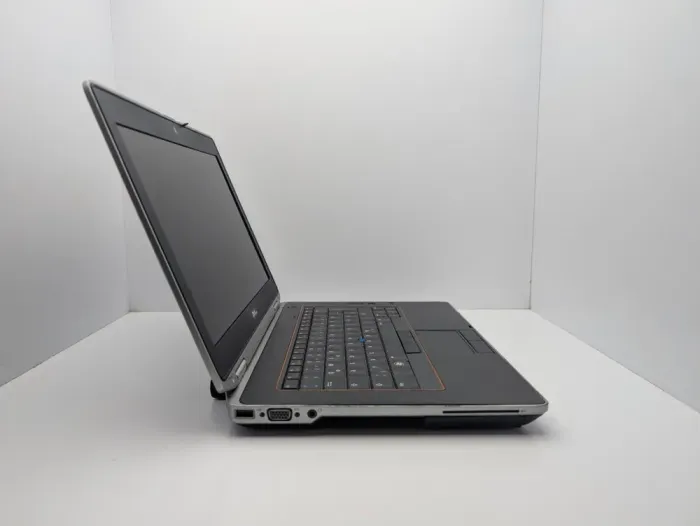 Ноутбук Dell Latitude E6420 / 14" (1600x900) TN / Intel Core i5-2540M (2 (4) ядра по 2.6 - 3.3 GHz) / 6 GB DDR3 / 250 GB HDD / Intel HD Graphics 3000 / WebCam б/в - зображення 5
