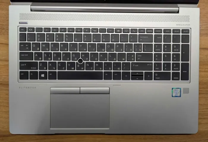 Ноутбук Б-клас HP EliteBook 850 G6 / 15.6" (1920x1080) IPS / Intel Core i7-8665U (4 (8) ядра по 1.9 - 4.8 GHz) / 16 GB DDR4 / 480 GB SSD / AMD Radeon 550X, 2 GB GDDR5, 128-bit / WebCam / TouchID / Windows 10 б/в - зображення 3