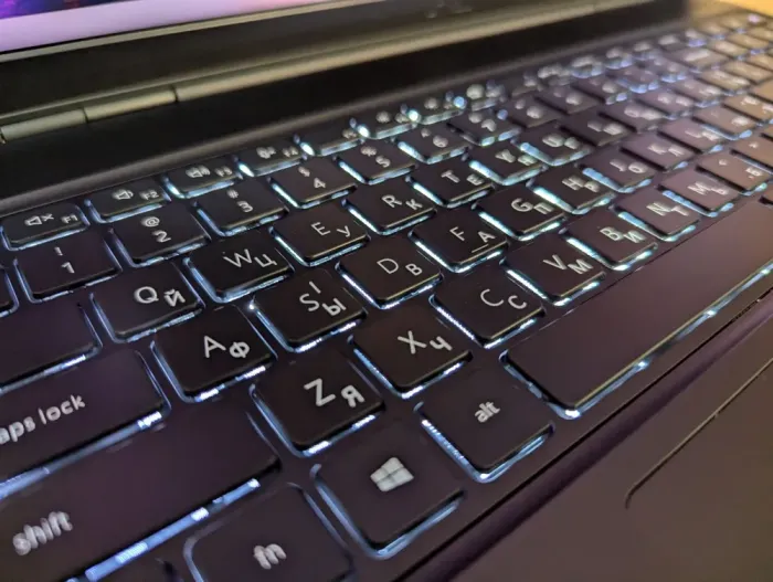 Мобільна робоча станція Dell Precision 7560 / 17,3" (3840x2160) IPS / Intel Xeon W-11855M (6 (12) ядер по 3,2 - 4,9 ГГц) / 48 ГБ DDR4 / 1000 ГБ SSD / nVidia RTX A4000, 8 ГБ GDDR6, 256-біт / WebCam / Windows 11 б/в - зображення 6