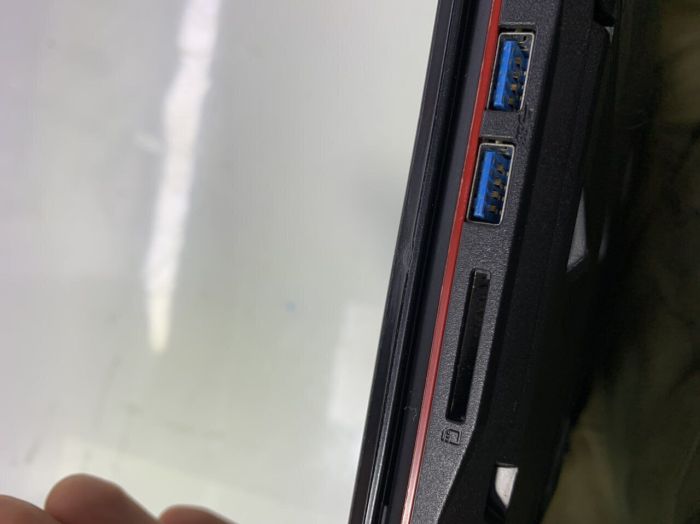 Ігровий ноутбук MSI GL63 8SE-054US / 15,6" (1920x1080) IPS / Intel Core i7-8750H (6 (12) ядер по 2,2 - 4,1 ГГц) / 16 ГБ DDR4 / 480 ГБ SSD / nVidia GeForce RTX 2060, 6 ГБ GDDR6, 192-біт / Веб-камера б/в - зображення 7