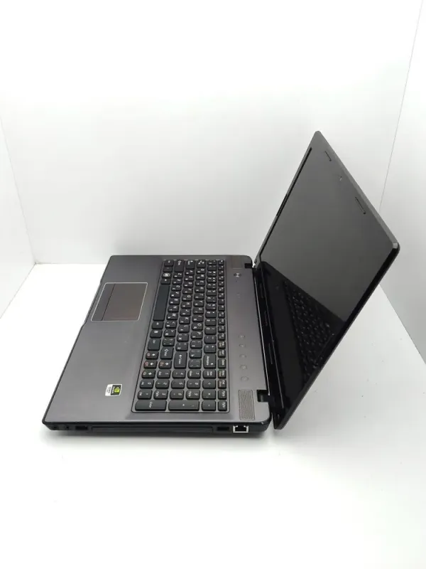 Ноутбук Lenovo IdeaPad Z570 / 15.6" (1366x768) TN / Intel Core i5-2450M (2 (4) ядра по 2.5 - 3.1 GHz) / 6 GB DDR3 / 500 GB HDD / nVidia GeForce GT 540M, 1 GB DDR3, 64-bit / WebCam б/в - зображення 6