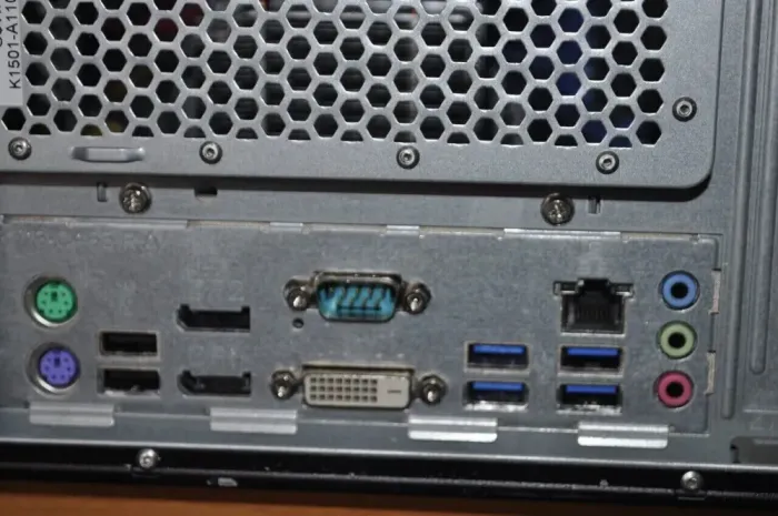 Комп'ютер Fujitsu Esprimo P756 E90 Tower / Intel Core i5-6500 (4 ядра по 3.2 - 3.6 GHz) / 16 GB DDR4 / 1000 GB SSD / Intel HD Graphics 530 / DVD-ROM / Windows 11 Pro б/в - зображення 4