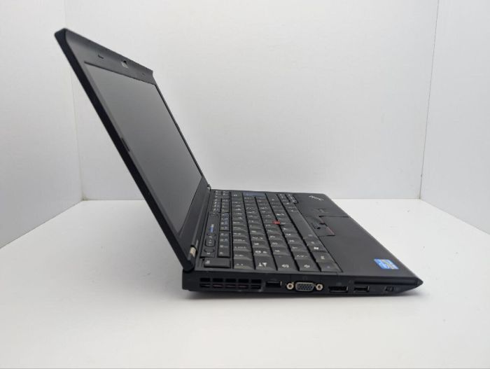 Нетбук Lenovo ThinkPad X220 / 12.5" (1366x768) TN / Intel Core i5-2520M (2 (4) ядра по 2.5 - 3.2 GHz) / 8 GB DDR3 / 500 GB HDD / Intel HD Graphics 3000 / WebCam б/в - зображення 4