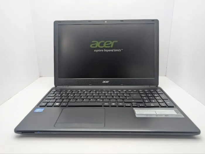 Ноутбук Acer Aspire ES1-571 / 15.6" (1366x768) TN / Intel Core i3-3217U (2 (4) ядра по 1.8 GHz) / 6 GB DDR3 / 120 GB SSD / Intel HD Graphics 4000 / WebCam / DVD-ROM б/в - зображення 3