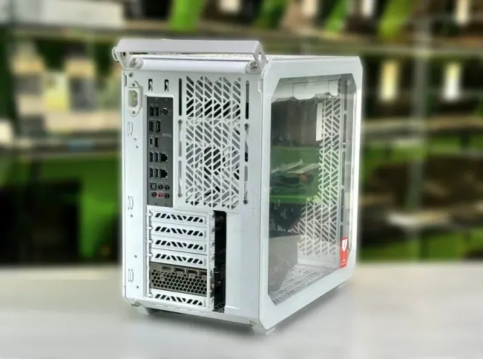 Ігровий ПК QUBE 500 Flatpack Tower / Intel Core i7-10700KF (8 (16) ядер по 3.8 - 5.1 GHz) / 16 GB DDR4 / 1000 GB SSD / nVidia GeForce RTX 4070, 12 GB GDDR6X, 192-bit / 550W / Win 11 - зображення 3