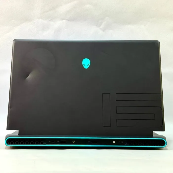 Ігровий ноутбук Б-класу Dell Alienware m15 R6 / 15,6" (2560x1440) IPS / Intel Core i7-11800H (8 (16) ядер 2.3 - 4.6 GHz) / 32 GB DDR4 / 1000 GB SSD / nVidia GeForce RTX 3060, 6 GB GDDR6, 192-bit / WebCam б/в - зображення 10