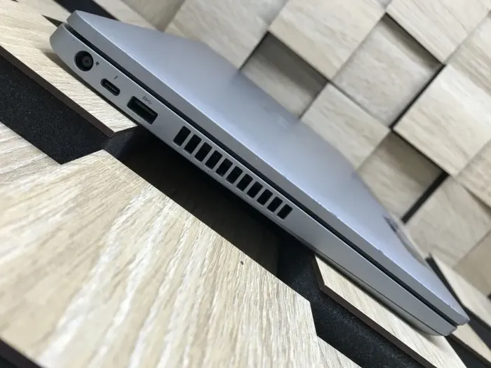 Ноутбук Б-клас Dell Latitude 5510 / 15.6" (1920x1080) IPS Touch / Intel Core i5-10310U (4 (8) ядра по 1.7 - 4.4 GHz) / 8 GB DDR4 / 256 GB SSD M.2 / Intel UHD Graphics / WebCam / USB 3.2 / HDMI / Windows 10  б/в - зображення 5