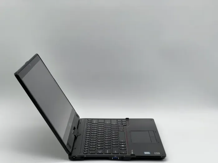Ноутбук-трансформер Fujitsu Lifebook T937 / 13.3" (1366x768) TN Touch / Intel Core i5-7200U (2 (4) ядра по 2.5 - 3.1 GHz) / 8 GB DDR4 / 120 GB SSD / Intel HD Graphics 620 / WebCam б/в - зображення 4