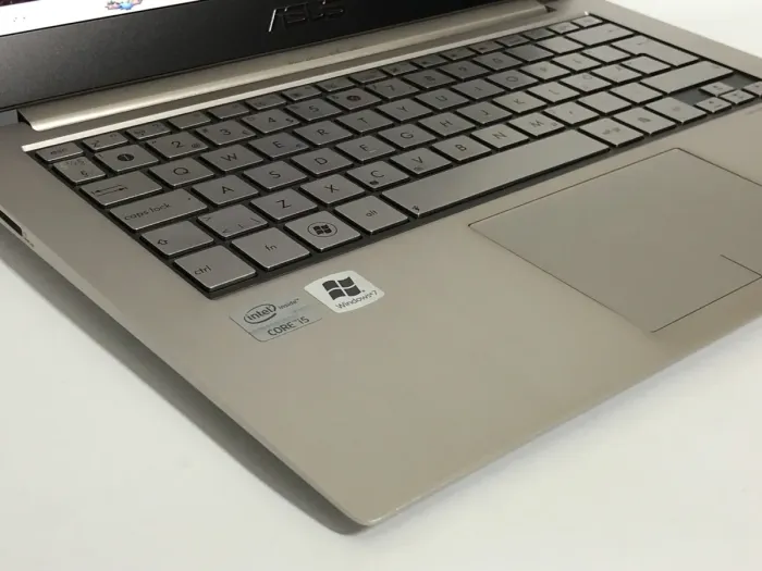 Ультрабук Asus ZenBook UX31E / 13.3'' (1600x900) TN / Intel Core i5-2557M (2 (4) ядра по 1.7 - 2.7 GHz) / 4 GB DDR3 / 128 GB SSD / Intel HD Graphics 3000 / WebCam / Win 10 Home б/в - зображення 9