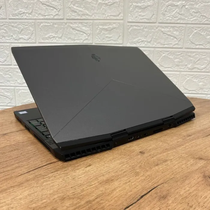 Ігровий ноутбук Б-клас Dell Alienware m15 / 15.6" (1920x1080) IPS / Intel Core i7-8750H (6 (12) ядер по 2.2 - 4.1 GHz) / 16 GB DDR4 / 512 GB SSD / nVidia GeForce RTX 2060, 6 GB GDDR6, 192-bit / WebCam б/в - зображення 6