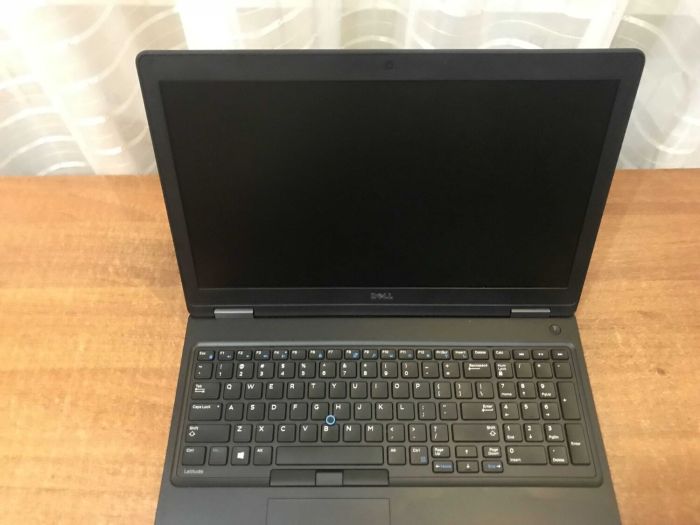 Ноутбук Dell Latitude 5590 / 15.6" (1920x1080) IPS / Intel Core i7-8565U (4 (8) ядра по 1.8 - 4.6 GHz) / 16 GB DDR4 / 256 GB SSD / Intel UHD Graphics / WebCam б/в - зображення 3