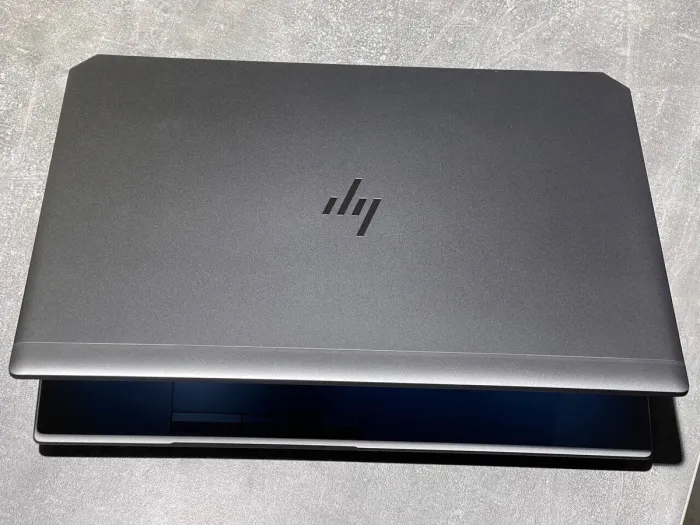 Мобільна робоча станція HP ZBook 15 G6 / 15.6" (1920x1080) IPS / Intel Core i7-9750H (6 (12) ядер по 2.6 - 4.5 GHz) / 32 GB DDR4 / 512 GB SSD / nVidia Quadro T2000, 4 GB GDDR5, 128-bit / WebCam б/в - зображення 5