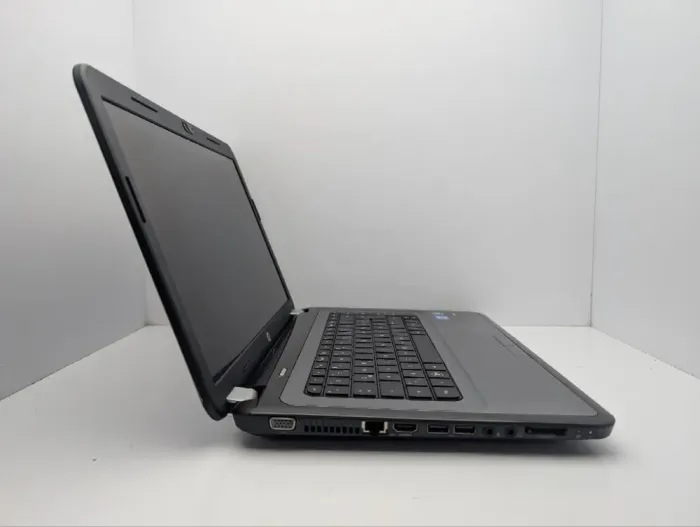 Ноутбук HP Pavillion g6-1340eg / 15.6" (1366x768) TN / Intel Core i5-2450M (2 (4) ядра по 2.5 - 3.1 GHz) / 8 GB DDR3 / 1000 GB HDD / Intel HD Graphics 3000 / WebCam / DVD-ROM б/в - зображення 4