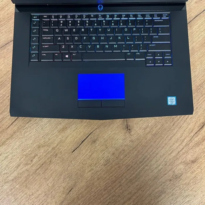 Ігровий ноутбук Dell Alienware 15 R3 / 15.6" (1920x1080) IPS / Intel Core i7-6700HQ (4 (8) ядра по 2.6 - 3.5 GHz) / 16 GB DDR4 / 128 GB SSD NVMe + 1000 GB HDD / nVidia GeForce GTX 1060, 6 GB GDDR5, 192-bit / WebCam б/в - зображення 8