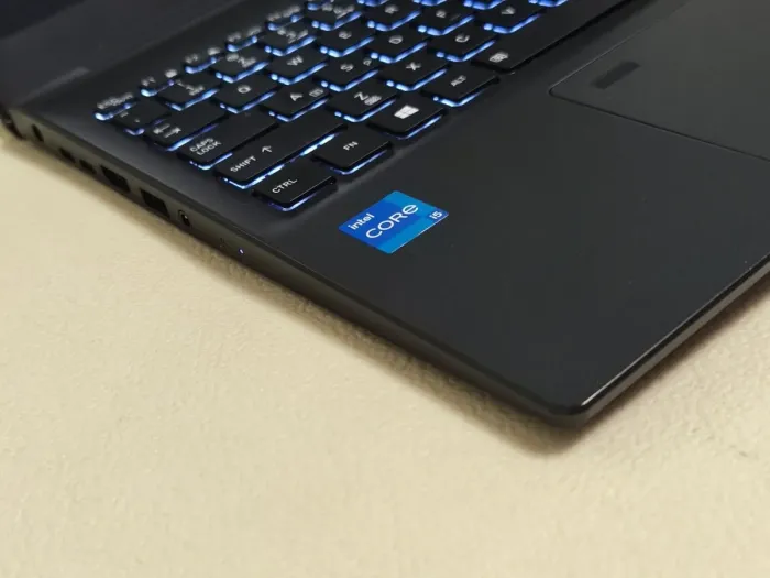 Ноутбук Toshiba Dynabook Tecra A50-J / 15.6" (1920x1080) IPS / Intel Core i5-1135G7 (4 (8) ядро по 4.2 GHz) / 8 GB DDR4 / 256 GB SSD / Intel Iris Xe Graphics / WebCam б/в - зображення 3