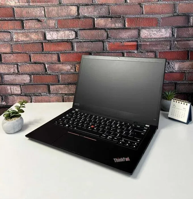 Ультрабук Lenovo ThinkPad T14 Gen 1 / 14" (1920x1080) IPS / Intel Core i5-10310U (4 (8) ядра по 1.7 - 4.4 GHz) / 16 GB DDR4 / 256 GB SSD M.2 / Intel UHD Graphics / WebCam б/в - зображення 3