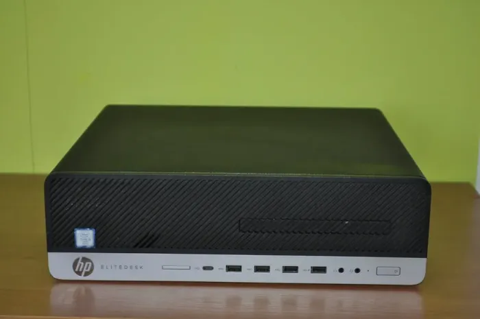 Комп'ютер HP EliteDesk 800 G3 SFF / Intel Core i5-6400 (4 ядра по 2.7 - 3.3 GHz) / 4 GB DDR4 / 250 GB HDD / Intel HD Graphics 530 / Без OC б/в - зображення 2