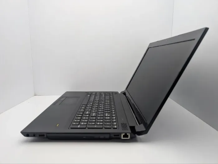Ноутбук Lenovo B575 / 15.6" (1366x768) TN / AMD E-300 (2 ядра по 1.3 GHz) / 6 GB DDR3 / 120 GB SSD / AMD Radeon HD 6310 Graphics / WebCam / DVD-ROM б/в - зображення 4