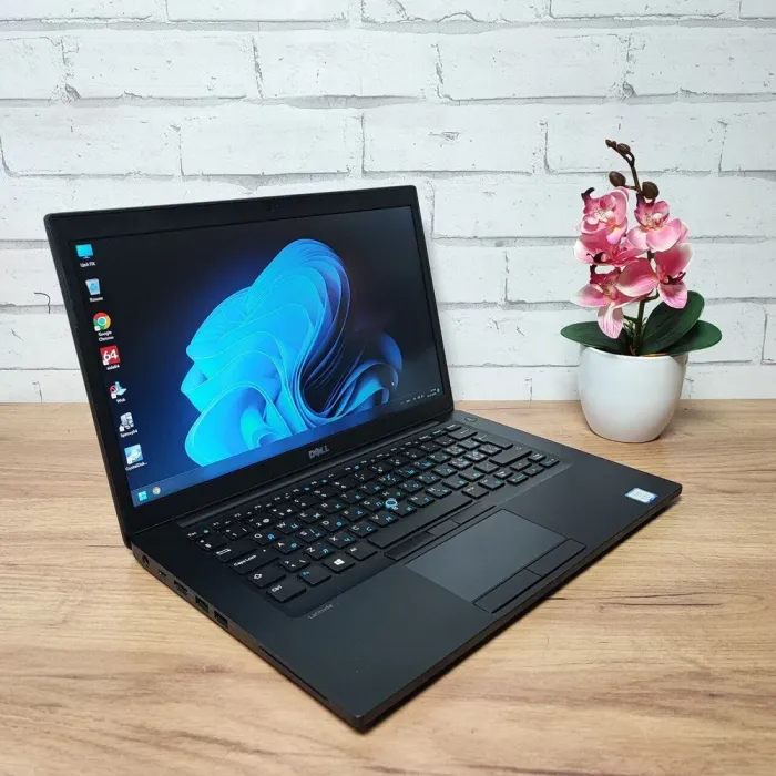 Ноутбук Dell Latitude 7490 / 14" (1366x768) TN / Intel Core i7-7600U (2 (4) ядра по 2.8 - 3.9 GHz) / 16 GB DDR4 / 256 GB SSD / Intel HD Graphics 620 / WebCam б/в - зображення 3