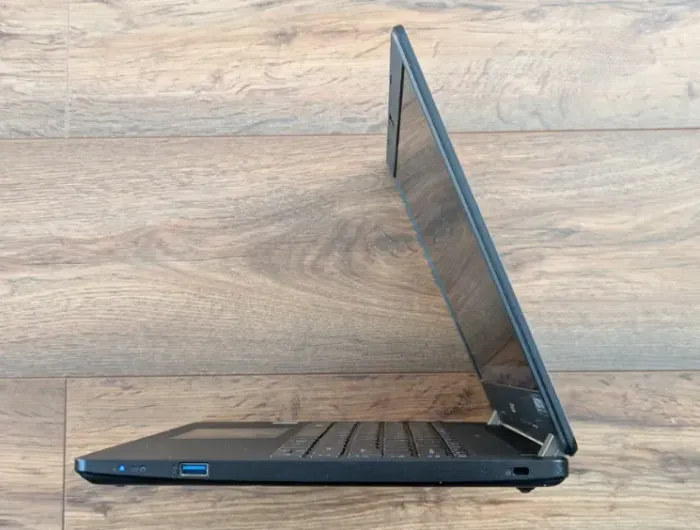 Ноутбук Acer TravelMate P2 TMP214-52 / 14" (1920x1080) IPS / Intel Core i7-10510U (4 (8) ядра по 1.8 - 4.9 GHz) / 8 GB DDR4 / 512 GB SSD / Intel UHD Graphics for 10th / WebCam / Win 11 б/в - зображення 5