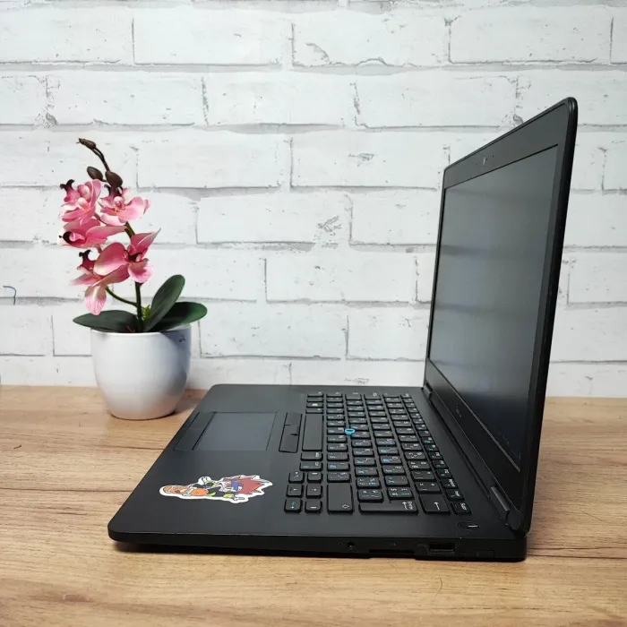 Ультрабук Dell Latitude E7470 / 14" (1366x768) TN / Intel Core i5-6300U (2 (4) ядра по 2.4 - 3.0 GHz) / 8 GB DDR4 / 128 GB SSD / Intel HD Graphics 520 / WebCam б/в - зображення 4