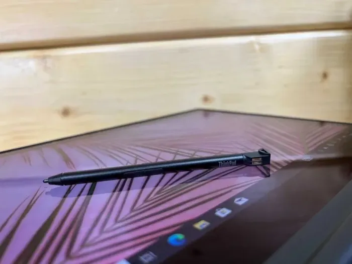 Ультрабук Lenovo ThinkPad X380 Yoga / 13.3" (1920x1080) IPS Touch / Intel Core i5-8250U (4 (8) ядра по 1.6 - 3.4 GHz) / 8 GB DDR4 / 256 GB SSD / Intel UHD Graphics 620 / WebCam / Windows 10 Pro б/в - зображення 2