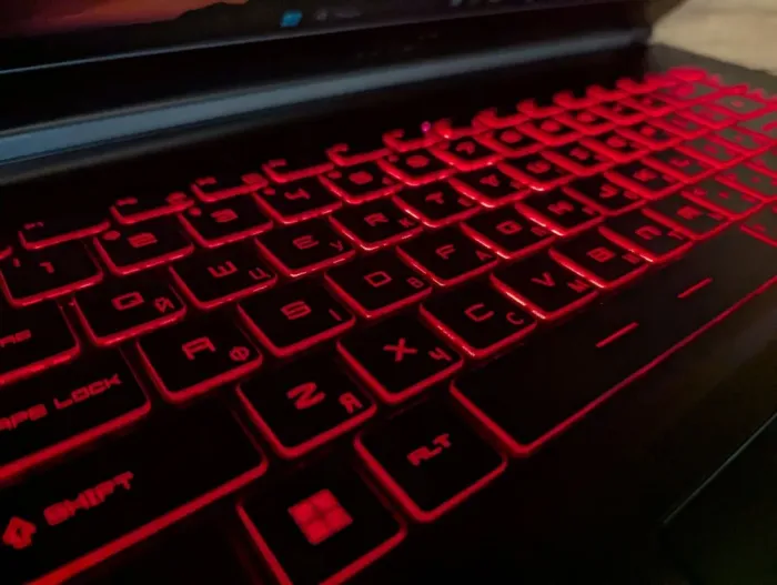 Ігровий ноутбук MSI GF63 12VF / 15.6" (1920x1080) IPS / Intel Core i7-12650H (10 (16) ядер по 3.5 - 4.7 GHz) / 32 GB DDR4 / 1000 GB SSD / nVidia GeForce RTX 4060, 8 GB GDDR6, 128-bit / WebCam / Windows 11 б/в - зображення 6