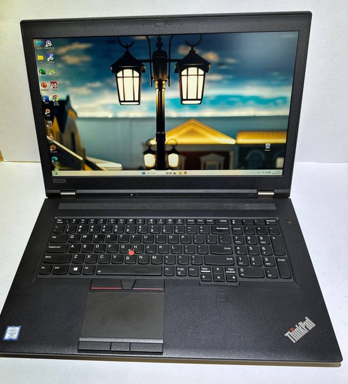 Мобільна робоча станція Б-клас Lenovo ThinkPad P73 / 17.3" (1920x1080) TN / Intel Core i7-9850H (6 (12) ядер по 2.6 - 4.6 GHz) / 32 GB DDR4 / 1000 GB SSD / nVidia Quadro RTX 4000, 8 GB GDDR6, 256-bit / WebCam / Win 11 Pro б/в - зображення 2