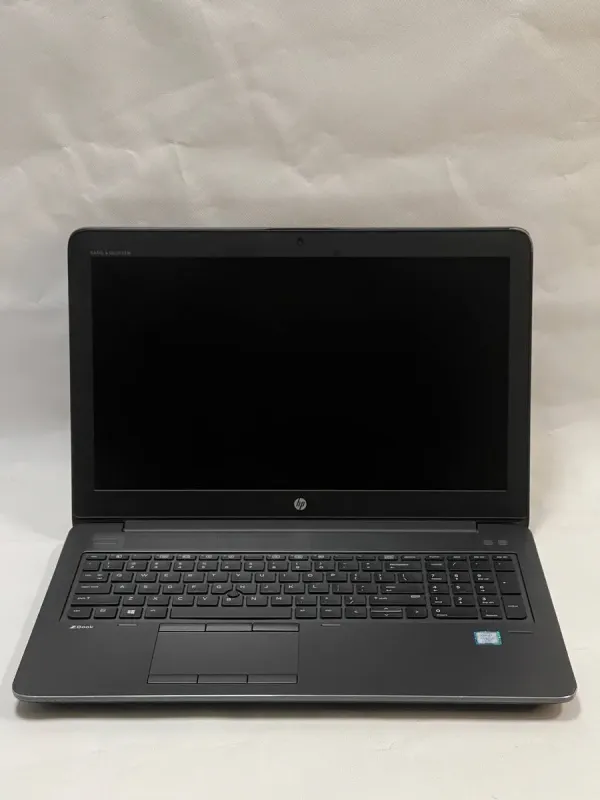 Мобільна робоча станція Б-клас HP ZBook 15 G4 / 15.6" (1920x1080) TN / Intel Core i7-7820HQ (4 (8) ядра по 2.9 - 3.9 GHz) / 32 GB DDR4 / 512 GB SSD + 500 GB HDD / nVidia Quadro M2200, 4 GB GDDR5, 128-bit / WebCam б/в - зображення 4