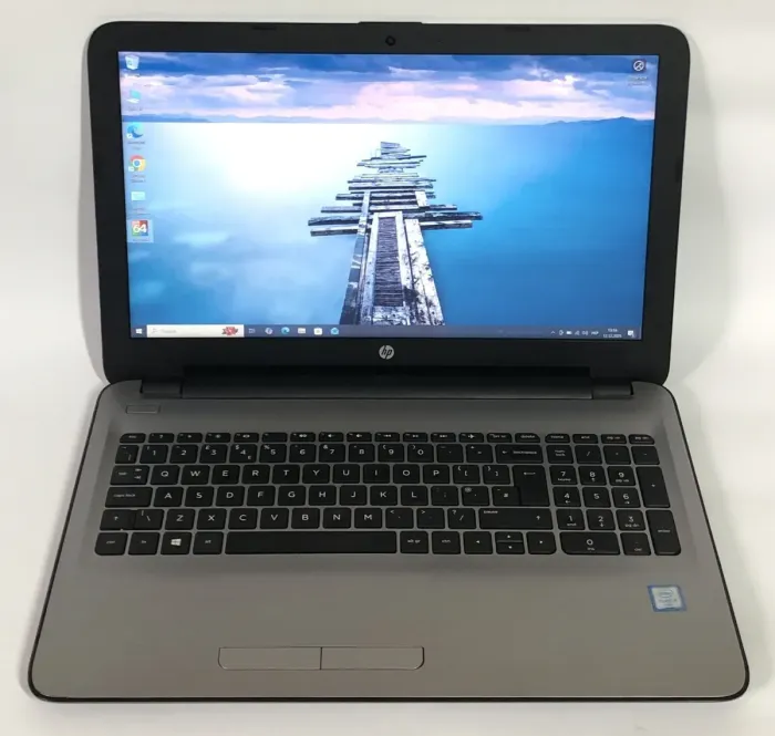 Ноутбук HP 250 G5 Silver / 15.6" (1920x1080) TN / Intel Core i5-6200U (2 (4) ядра по 2.3 - 2.8 GHz) / 8 GB DDR3 / 256 GB SSD / Intel HD Graphics 520 / WebCam / DVD-ROM / Win 10 Pro б/в - зображення 2