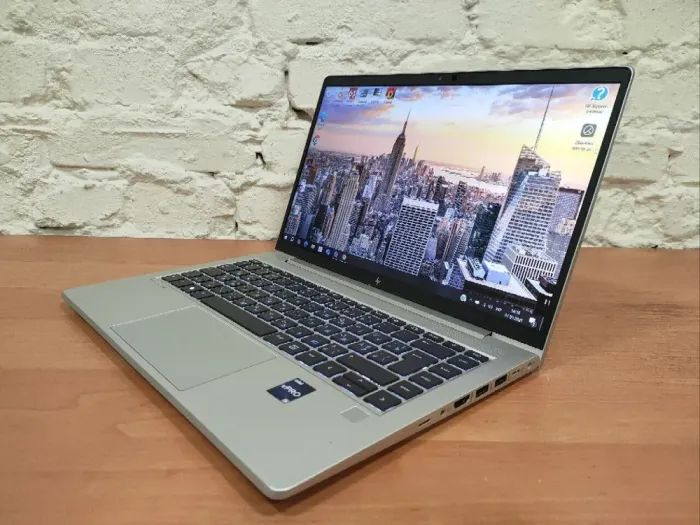 Ультрабук HP EliteBook 640 G9 / 14" (1920x1080) IPS / Intel Core i5-1245U (10 (12) ядер по 3.3 - 4.4 GHz) / 16 GB DDR4 / 480 GB SSD / Intel Iris Xe Graphics / WebCam б/в - зображення 4