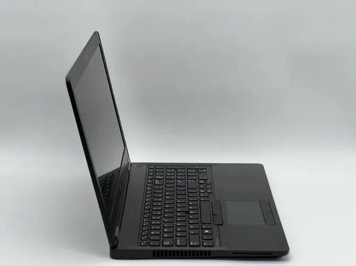 Ноутбук Dell Latitude E5570 / 15.6" (1920x1080) IPS / Intel Core i5-6300U (2 (4) ядра по 2.4 - 3.0 GHz) / 16 GB DDR4 / 240 GB SSD / Intel HD Graphics 520 / WebCam б/в - зображення 3