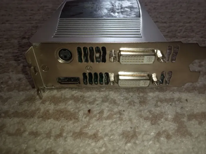 Дискретна відеокарта nVidia Quadro FX 5800, 4 GB GDDR3, 512-bit, 2x DVI, 1x DP, 1x S-Video б/в - зображення 4